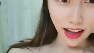 为les伴侣手淫让她达到高潮