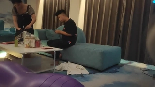 邀请害羞的闺蜜一起享用黑人的爆操，高潮不断的性爱真是很棒