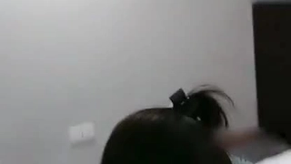 Lp Officer被墨水拉丁裔少女窃贼粗暴对待