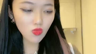 『我爱台妹网曝泄密系列』网曝拥有20万粉丝的台湾省网红和男友之间的私密视讯被曝光