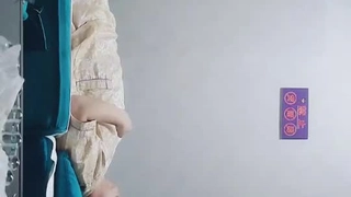 脱衣舞和与不应该逃跑的大奶少女做爱